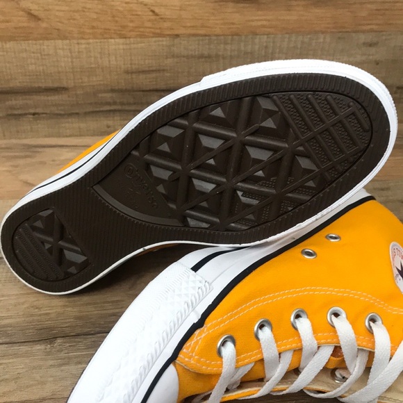 CONVERSE HIGH TOP BRAND NEW - Picture 13 of 14